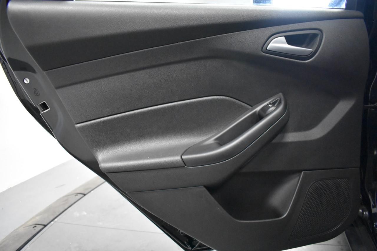 2017 Shadow Black Ford Focus SE FWD Sedan