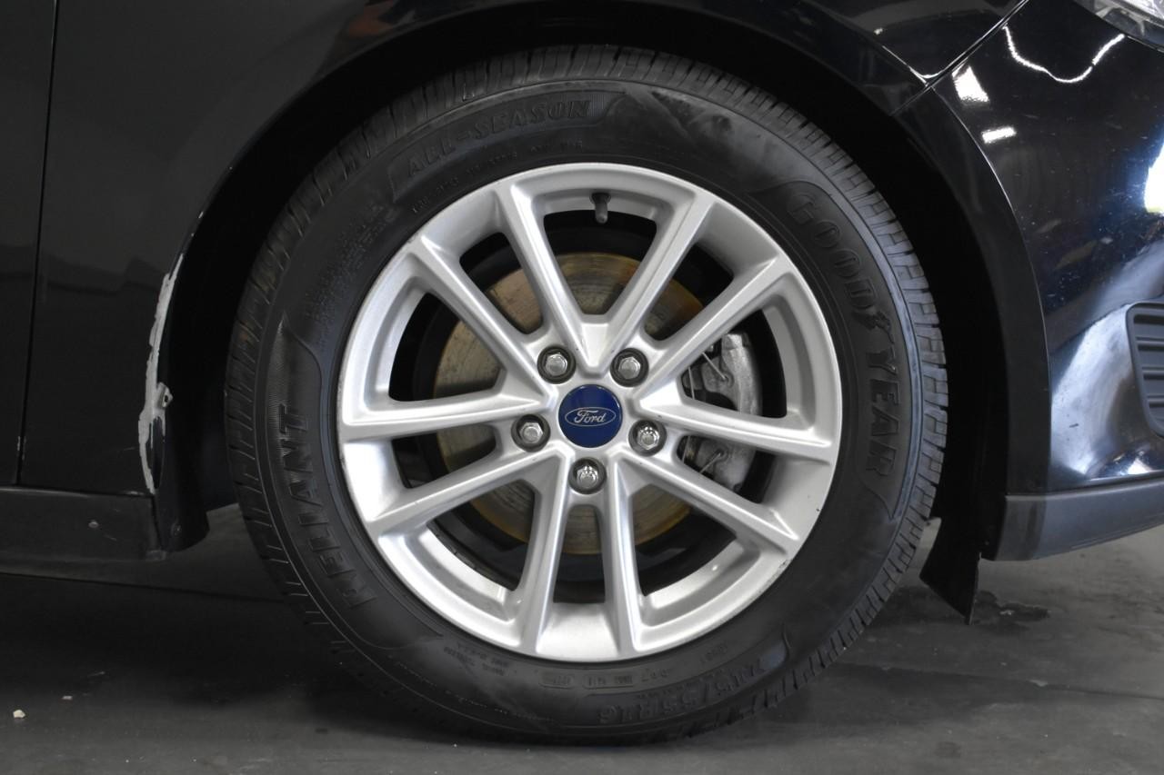 2017 Shadow Black Ford Focus SE FWD Sedan