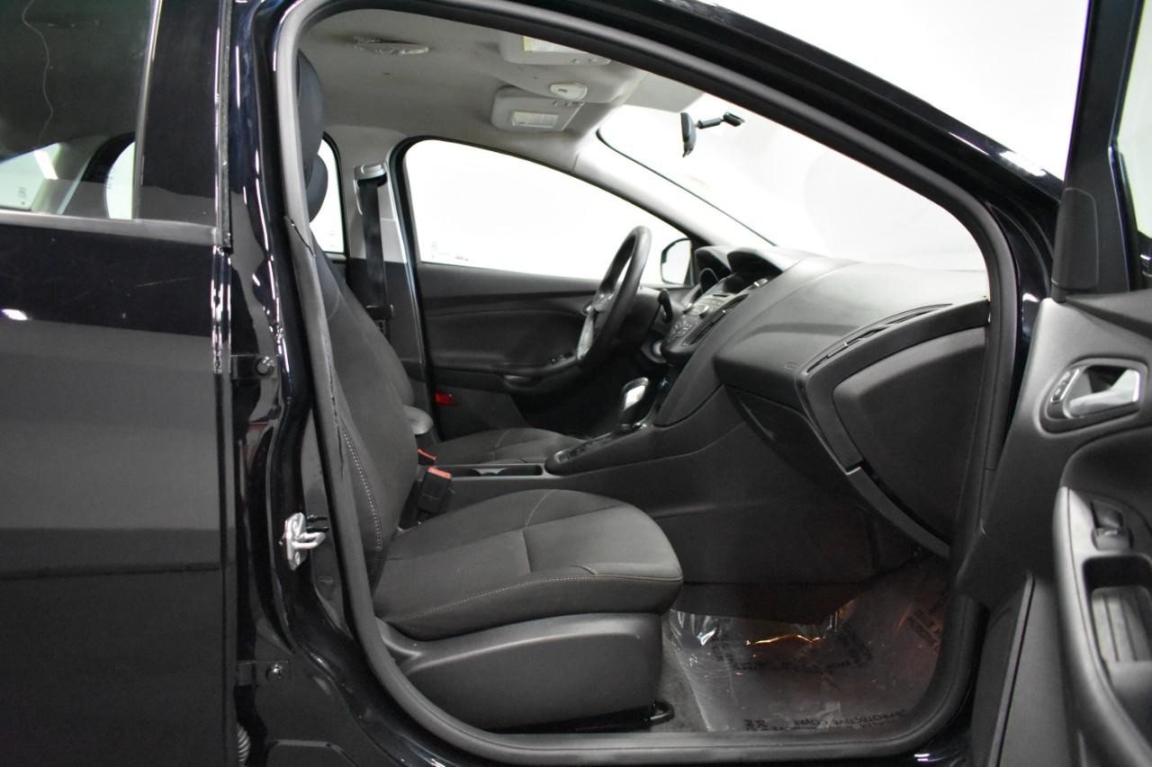 2017 Shadow Black Ford Focus SE FWD Sedan
