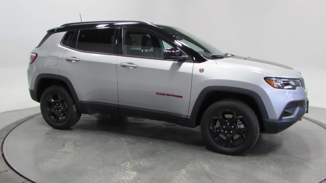 2024 Billet Silver Jeep Compass Trailhawk 4X4 SUV