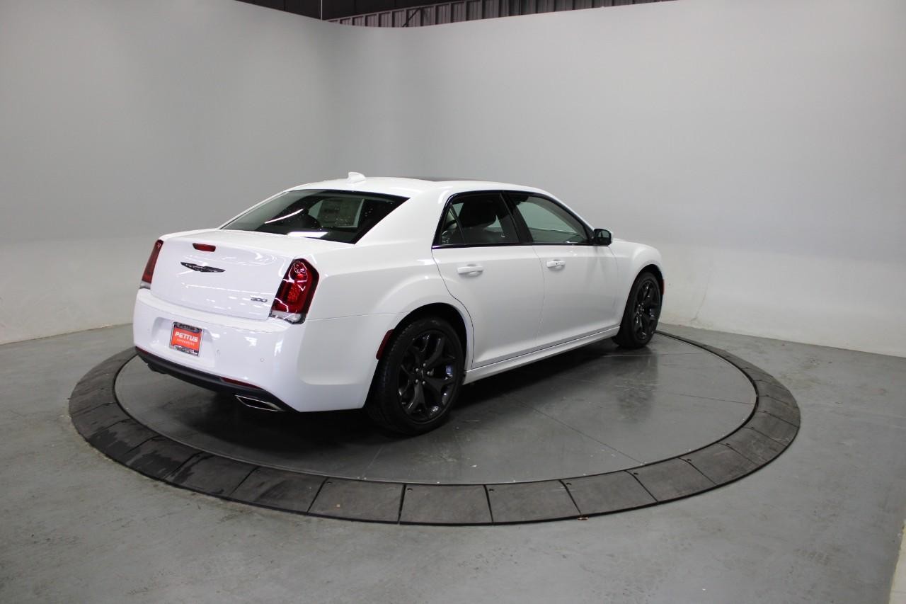 2023 Bright White Clearcoat Chrysler 300 Touring RWD Sedan