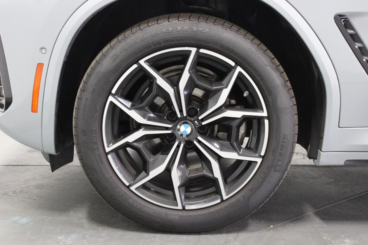 2022 BMW X4 xDrive30i photo
