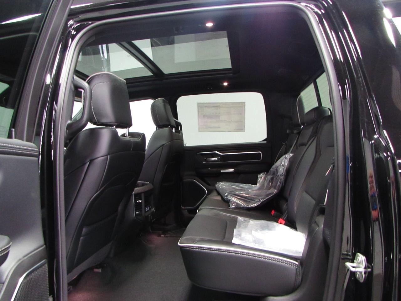 2025 Diam Black Ram 1500 Laramie 4X4 Truck