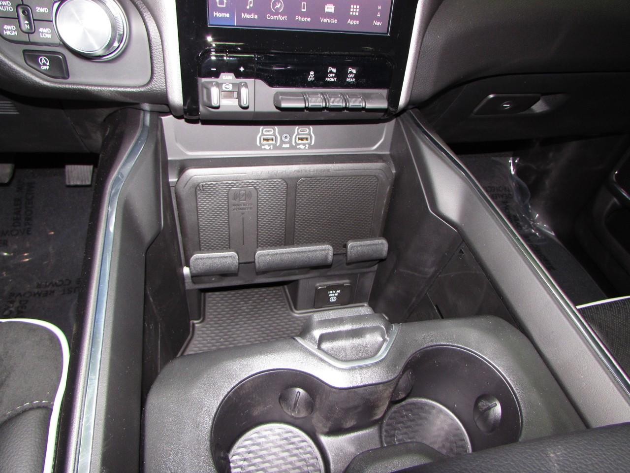 2025 Diam Black Ram 1500 Laramie 4X4 Truck
