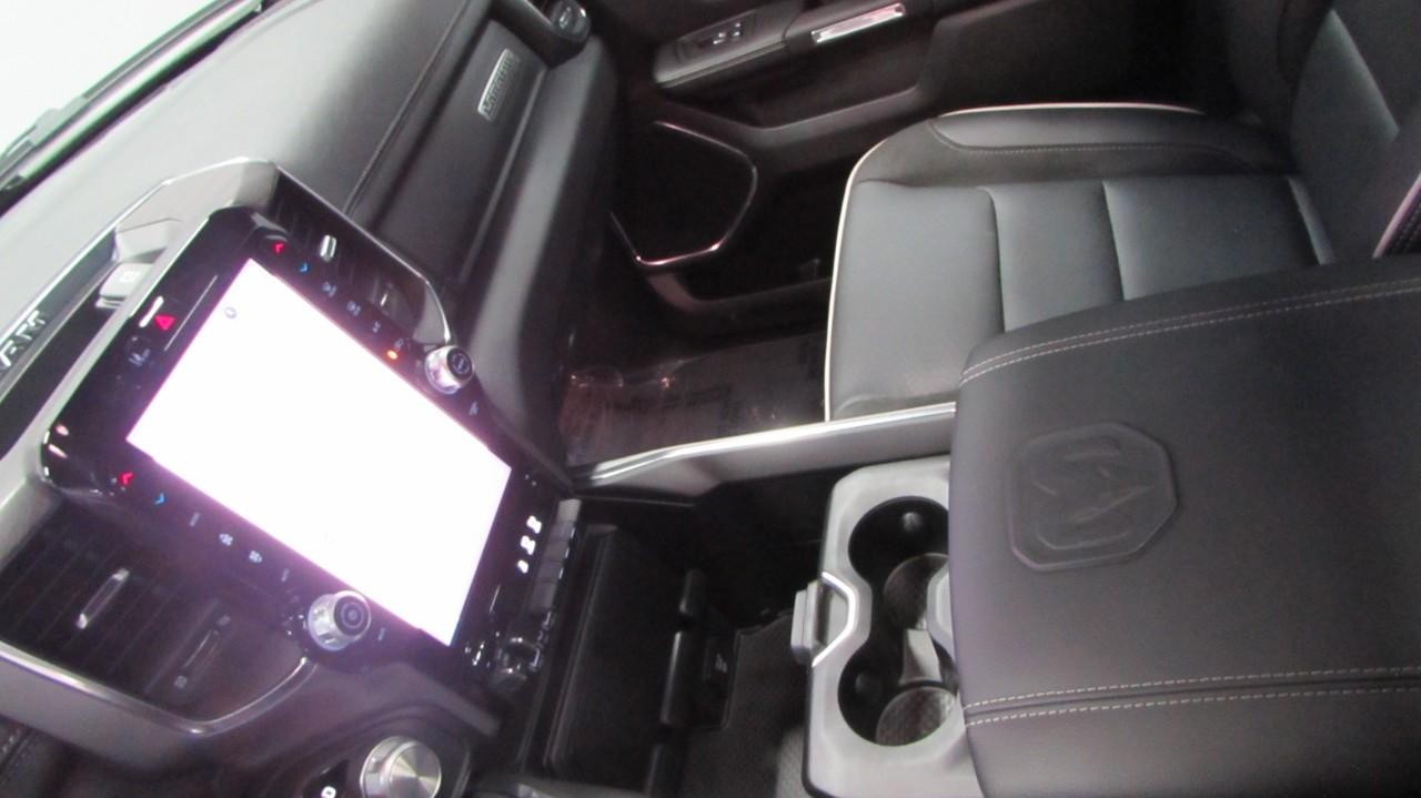 2025 Diam Black Ram 1500 Laramie 4X4 Truck