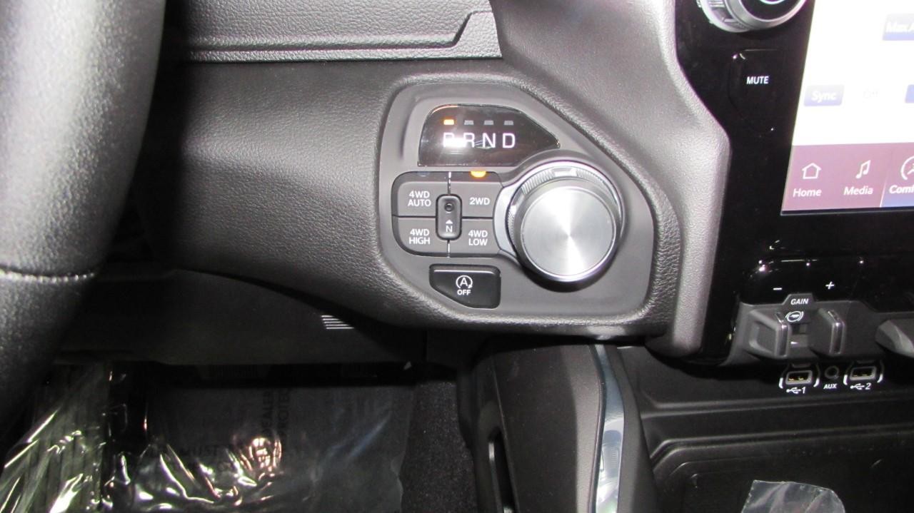 2025 Diam Black Ram 1500 Laramie 4X4 Truck