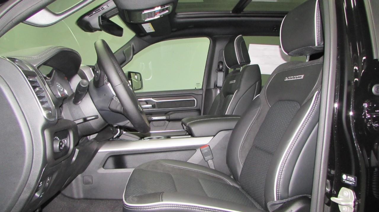 2025 Diam Black Ram 1500 Laramie 4X4 Truck