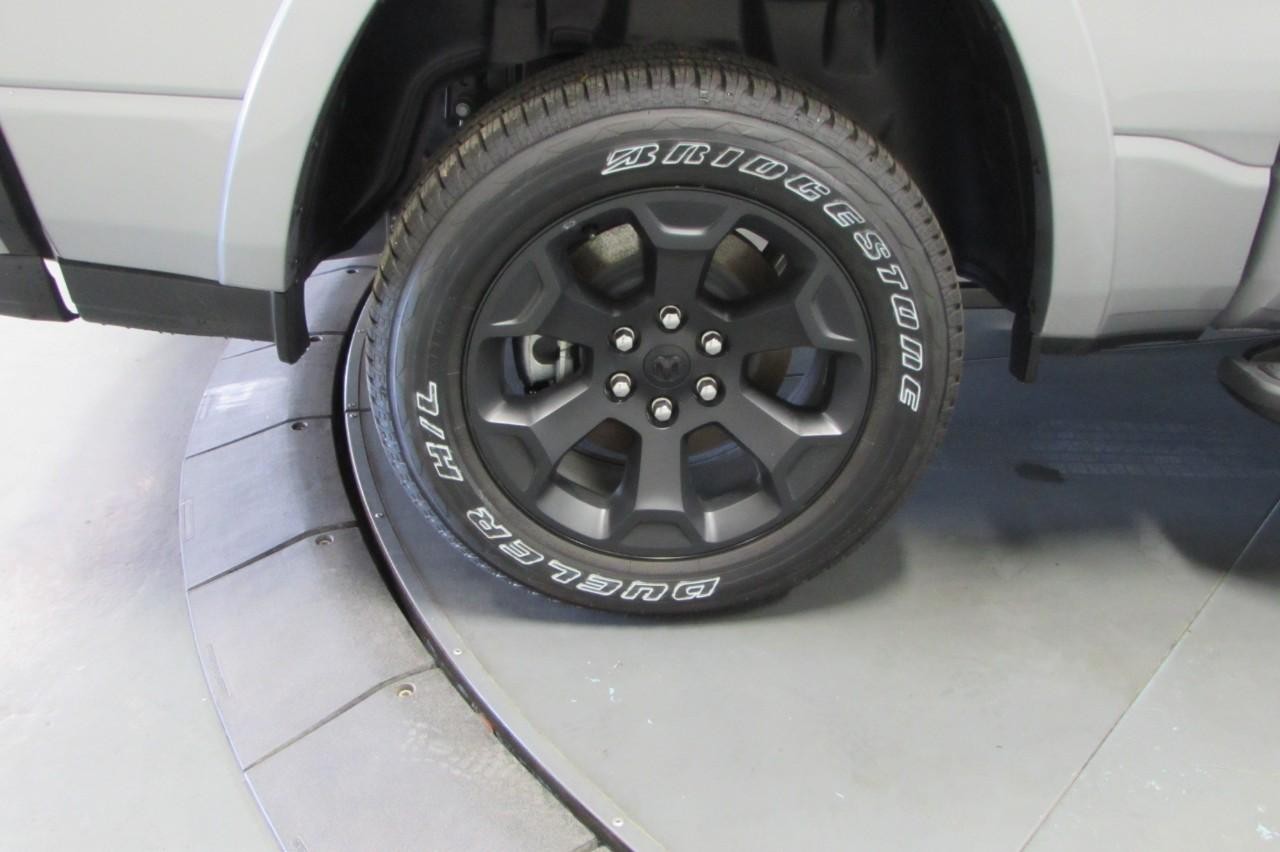 2025 Billet Silver Metallic Clearcoat Ram 1500 Big Horn/Lone Star 4X4 Truck