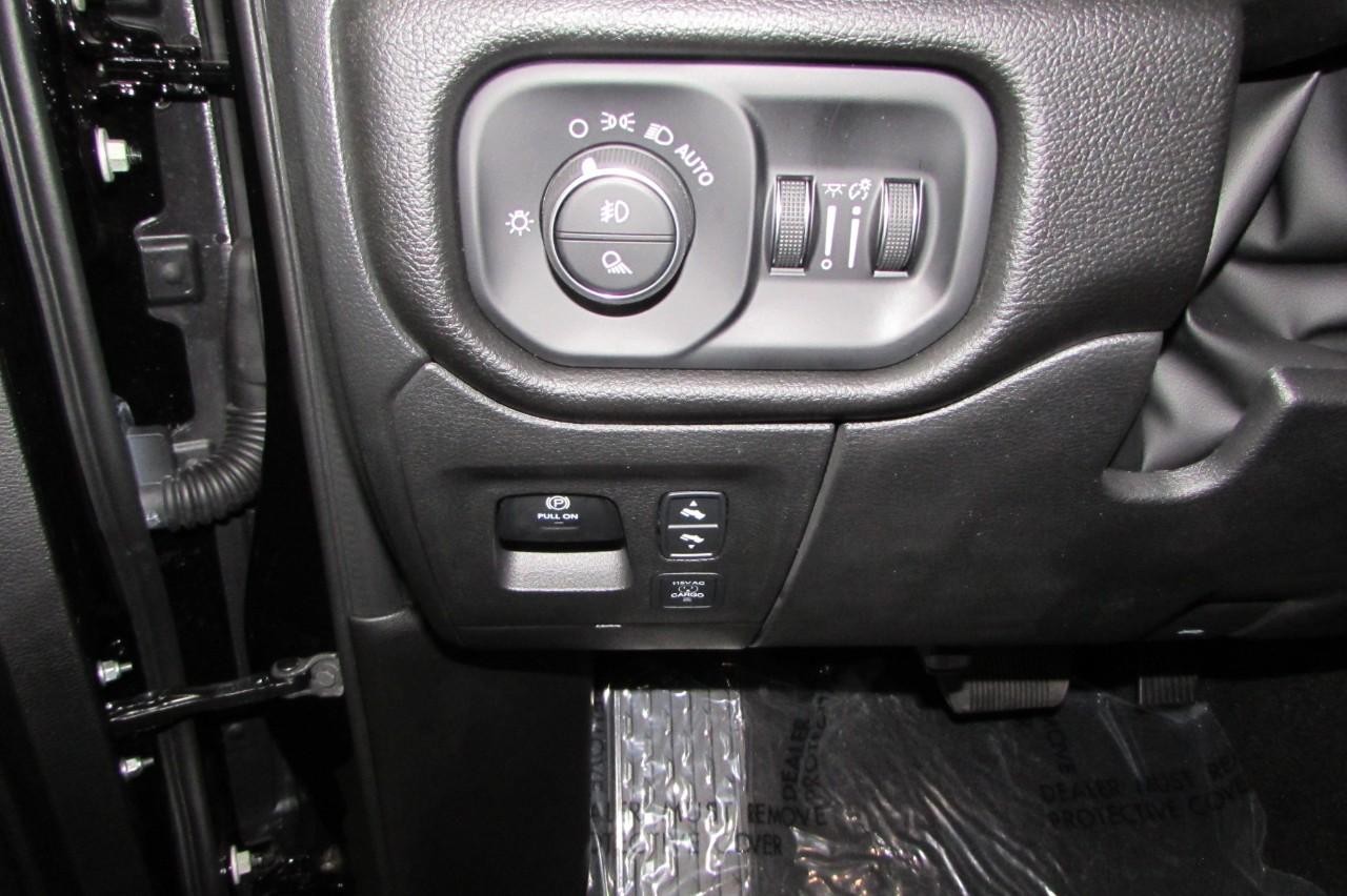 2025 Diam Black Ram 1500 Big Horn/Lone Star 4X4 Truck