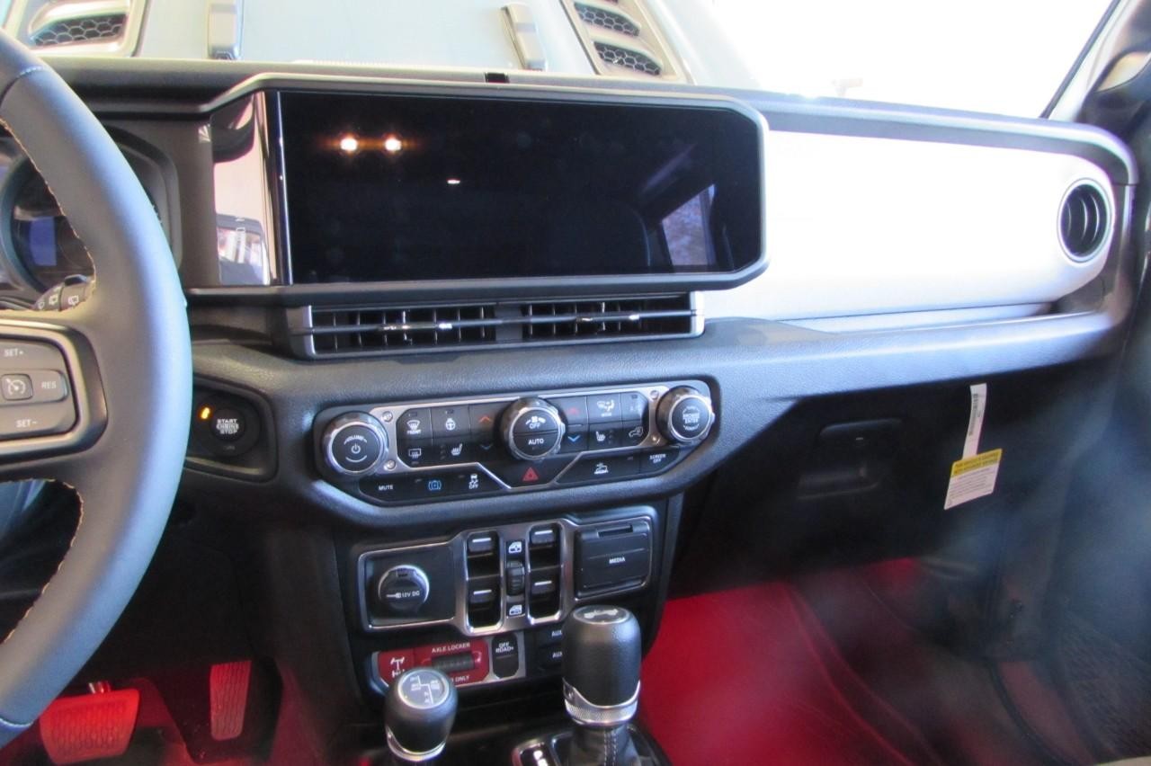 2024 Anvil Clear Coat Jeep Wrangler 4xe Willys 4xe 4X4 SUV