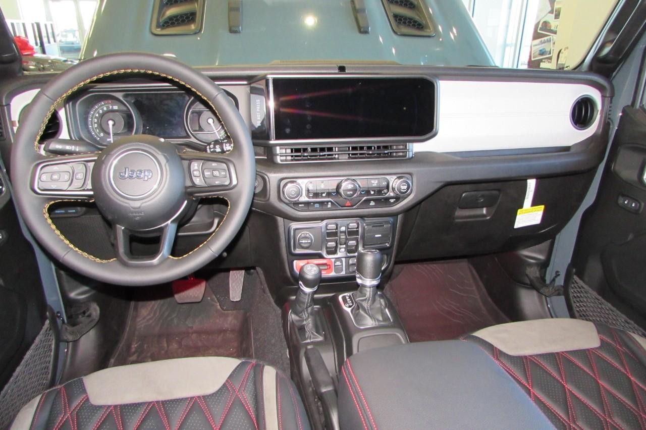 2024 Anvil Clear Coat Jeep Wrangler 4xe Willys 4xe 4X4 SUV