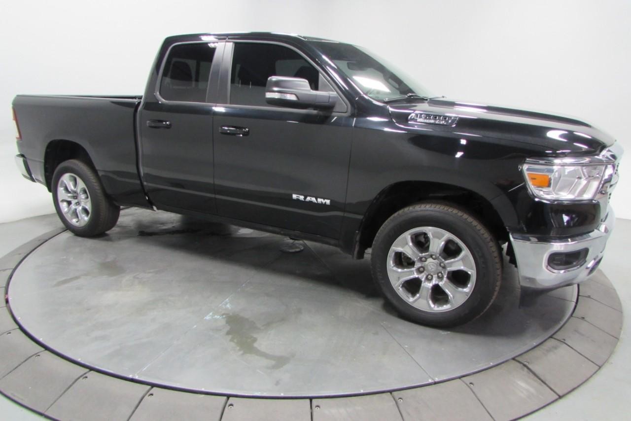 2022 Diamond Black Crystal Pearlcoat Ram 1500 Big Horn/Lone Star 4X4 Truck