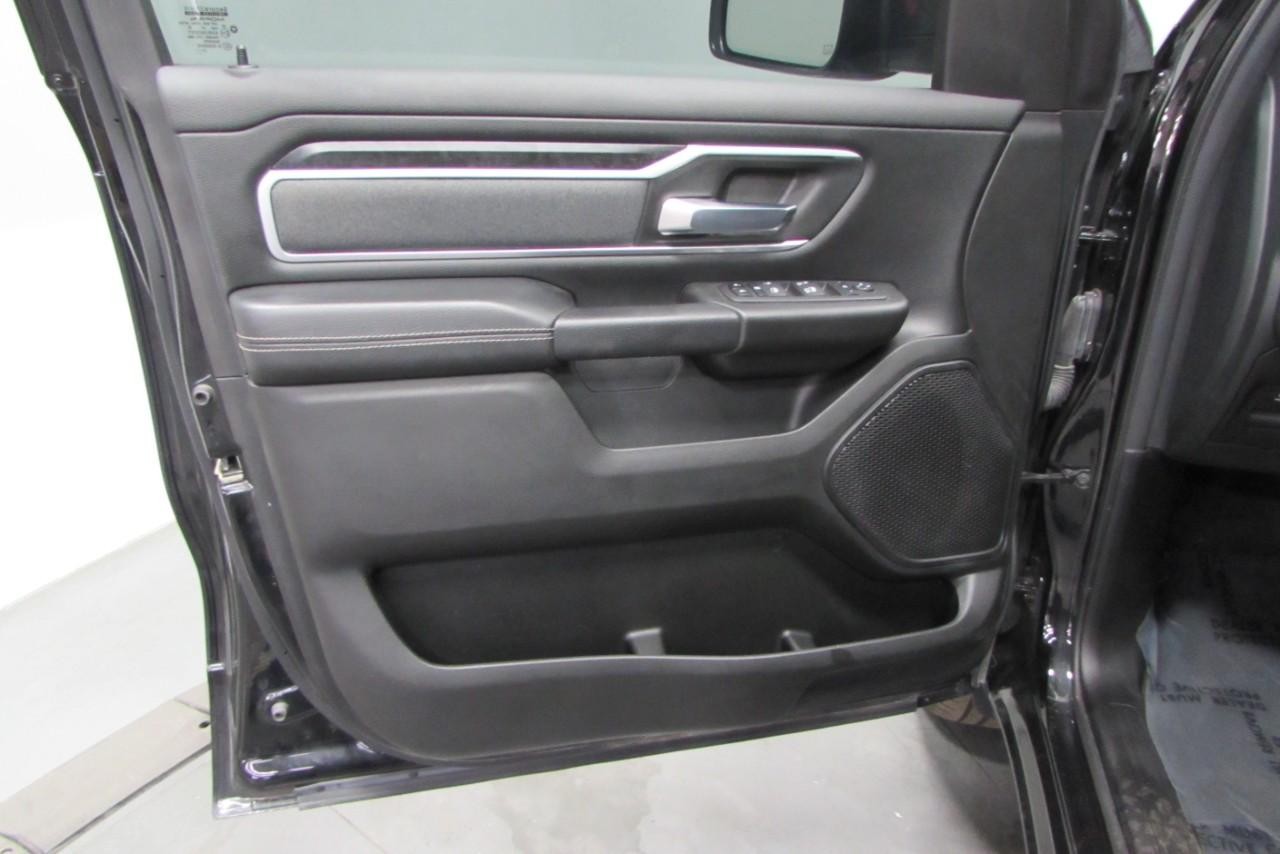 2022 Diamond Black Crystal Pearlcoat Ram 1500 Big Horn/Lone Star 4X4 Truck