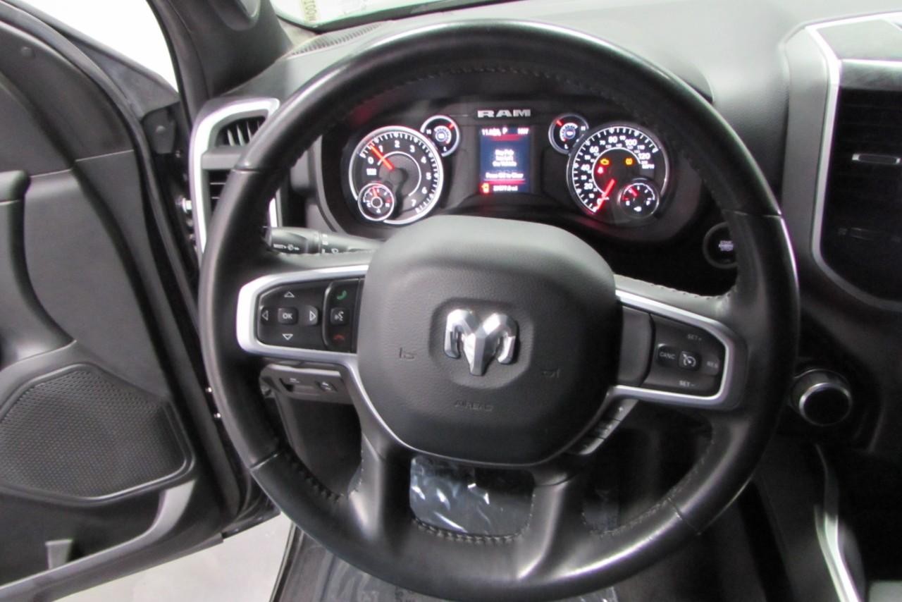 2022 Diamond Black Crystal Pearlcoat Ram 1500 Big Horn/Lone Star 4X4 Truck
