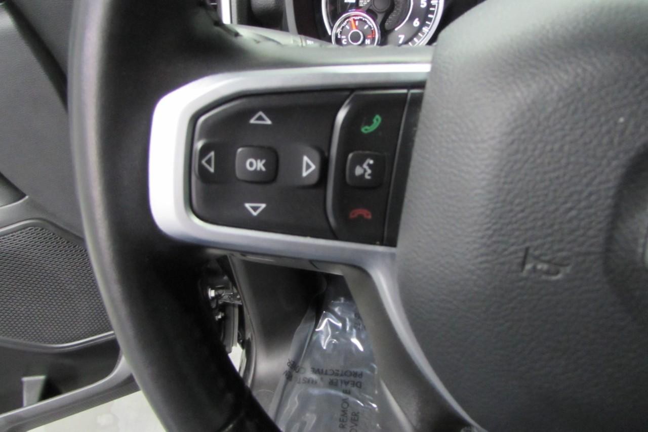 2022 Diamond Black Crystal Pearlcoat Ram 1500 Big Horn/Lone Star 4X4 Truck