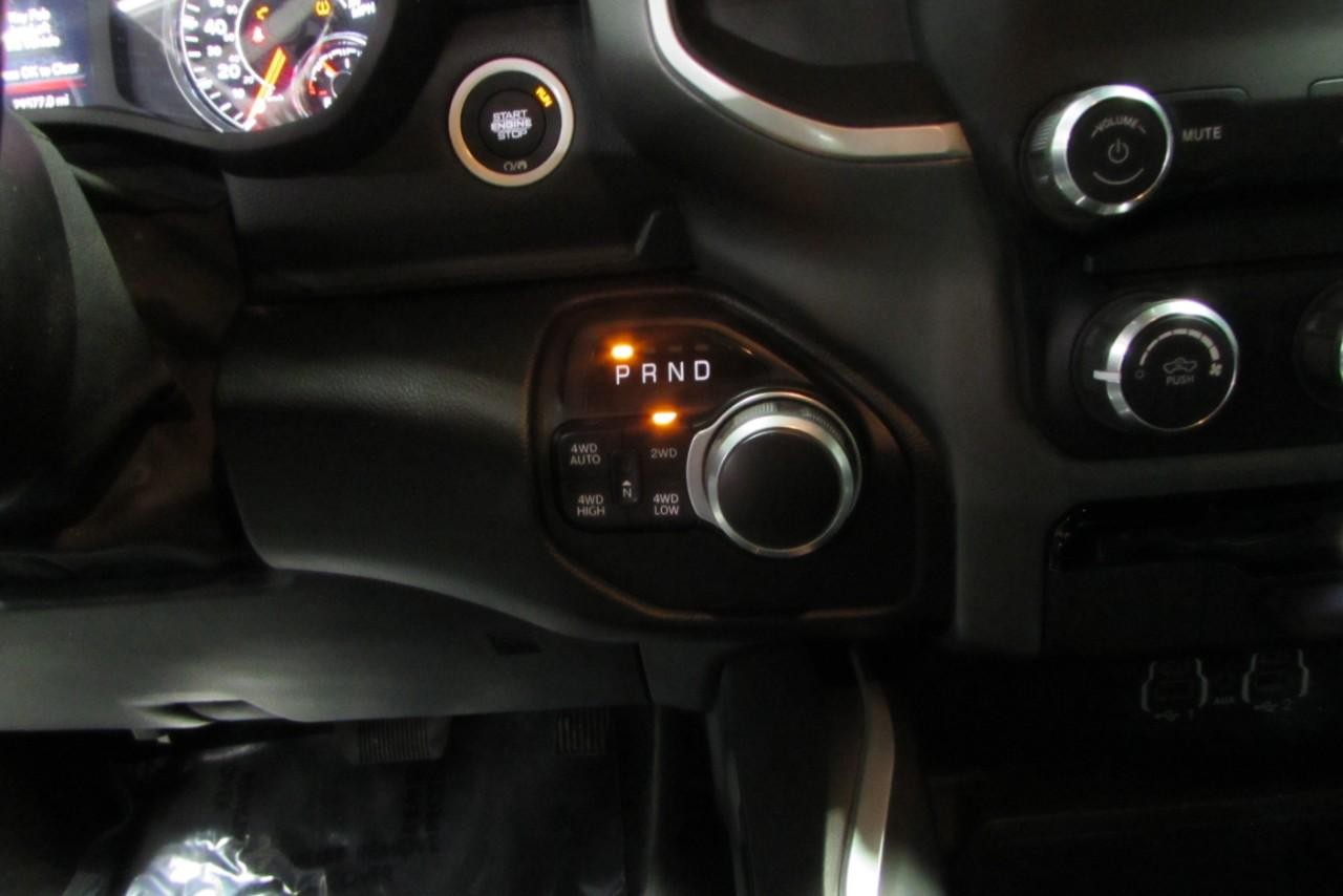 2022 Diamond Black Crystal Pearlcoat Ram 1500 Big Horn/Lone Star 4X4 Truck