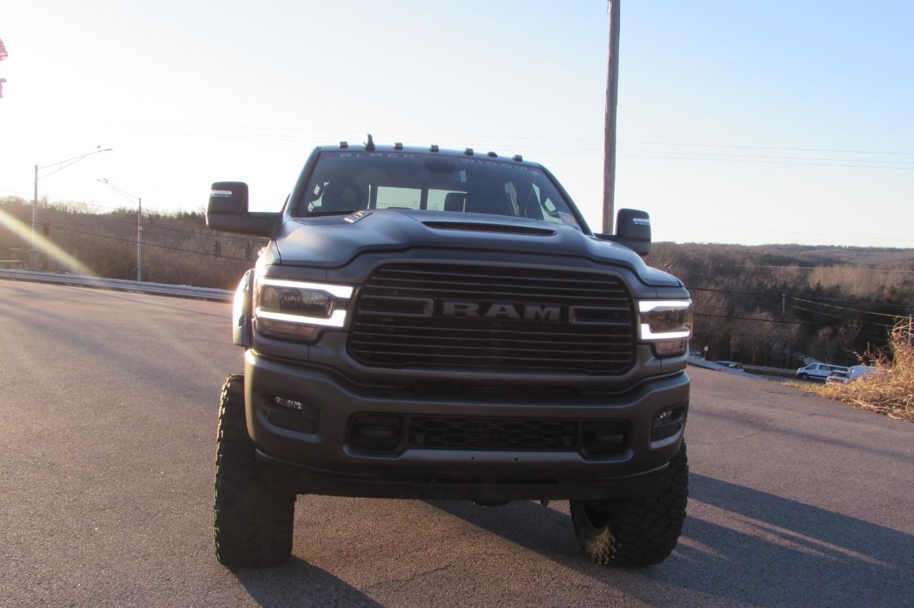2024 Diamond Black Crystal Pearlcoat Ram 3500 Laramie 4X4 Truck