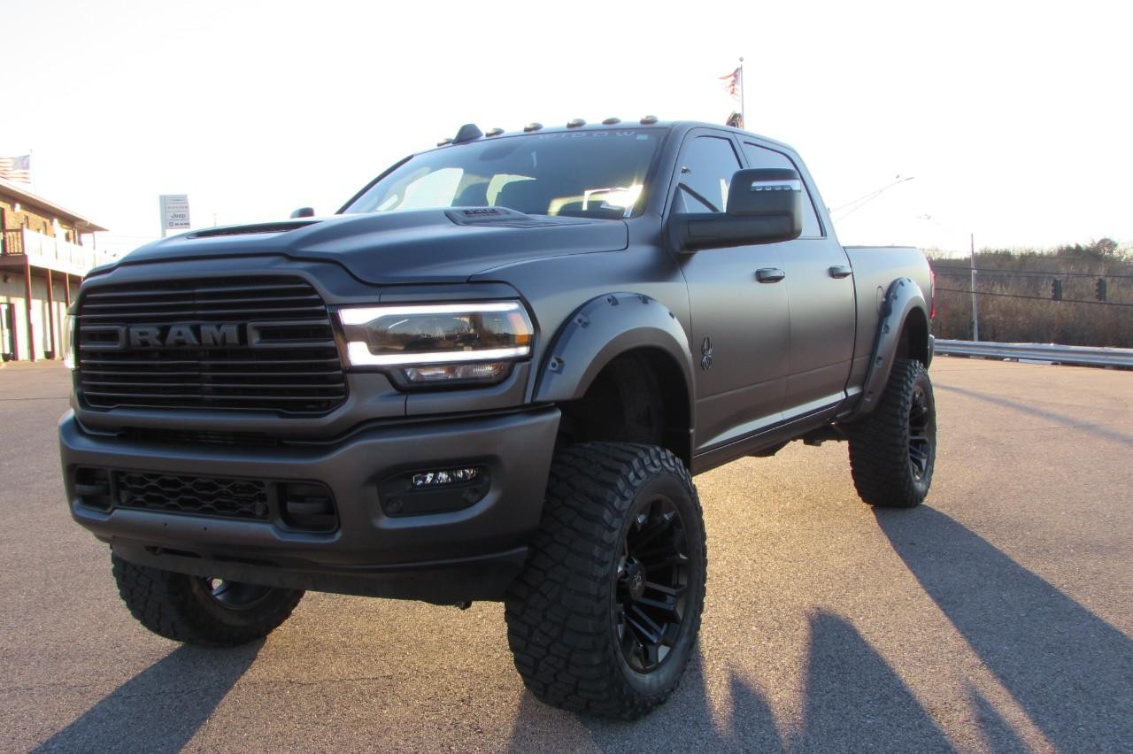 2024 Diamond Black Crystal Pearlcoat Ram 3500 Laramie 4X4 Truck