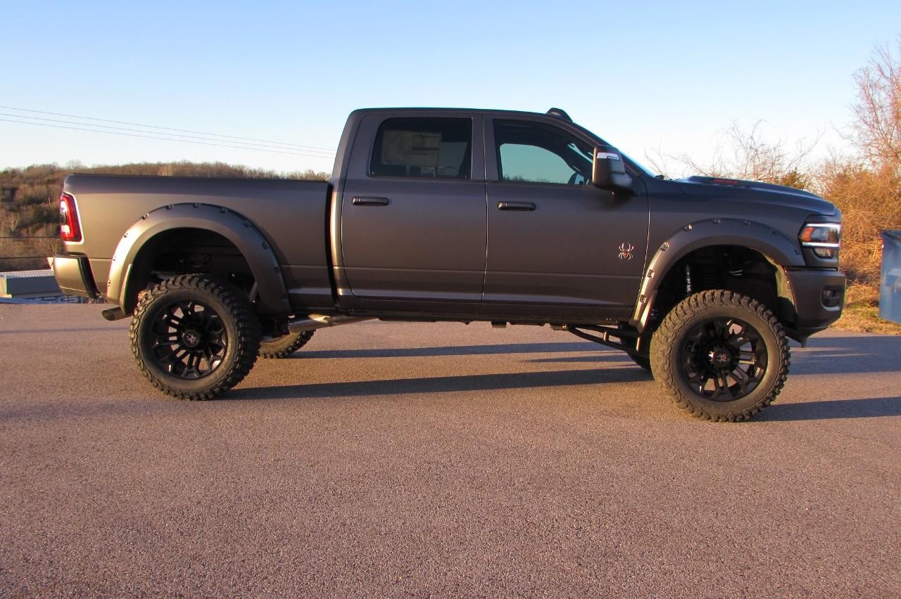 2024 Diamond Black Crystal Pearlcoat Ram 3500 Laramie 4X4 Truck
