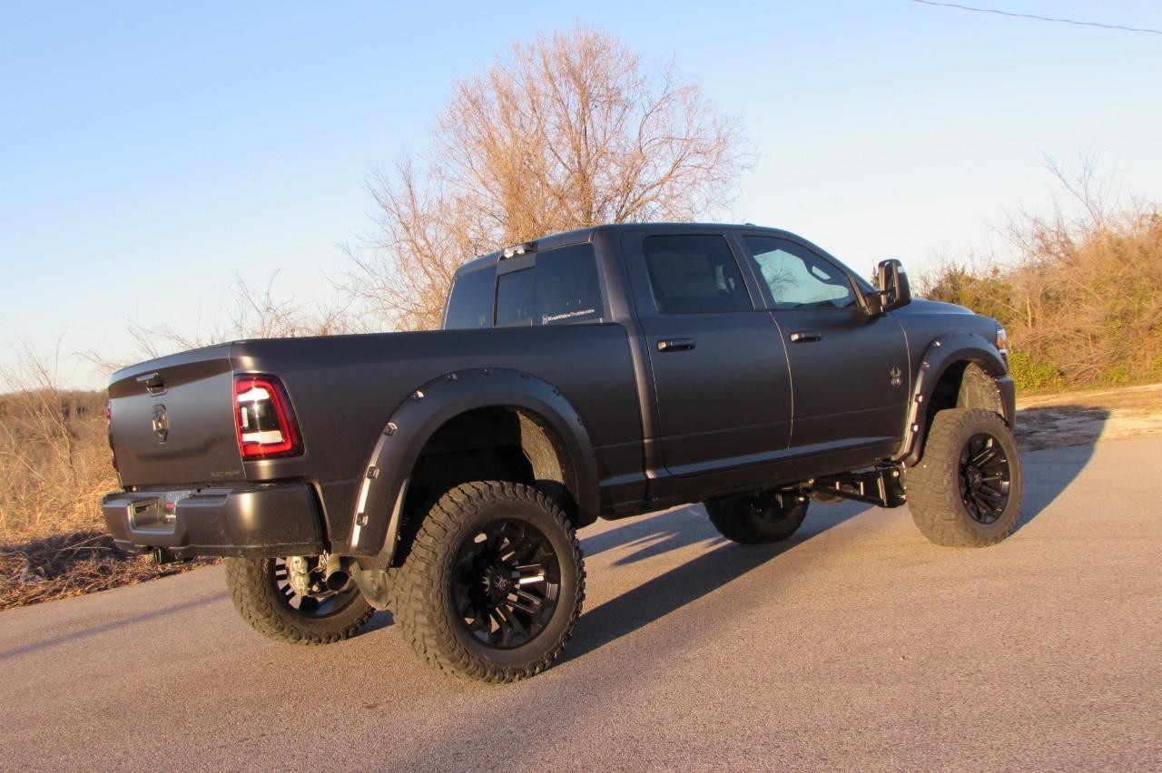 2024 Diamond Black Crystal Pearlcoat Ram 3500 Laramie 4X4 Truck