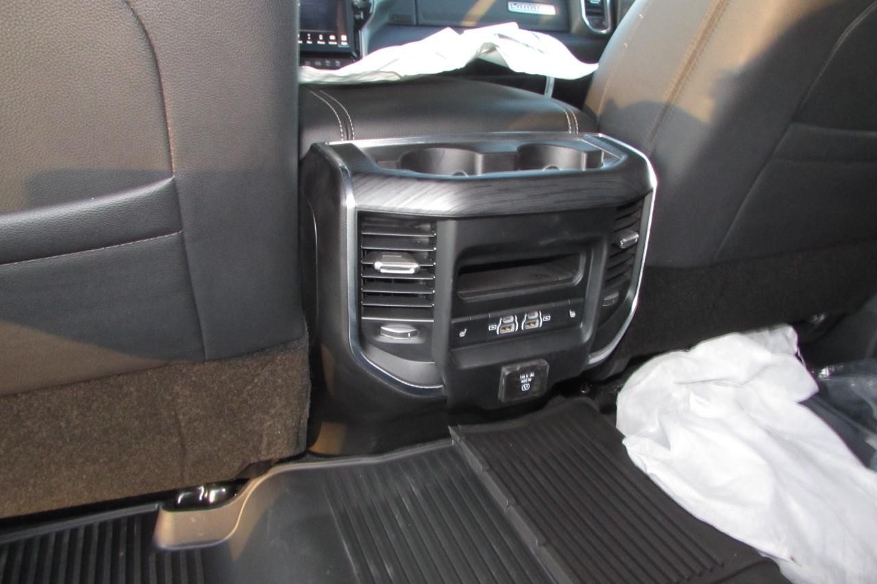 2024 Diamond Black Crystal Pearlcoat Ram 3500 Laramie 4X4 Truck