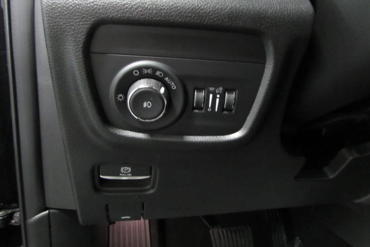 2025 Diam Black Jeep Grand Cherokee L Limited 4X4 SUV