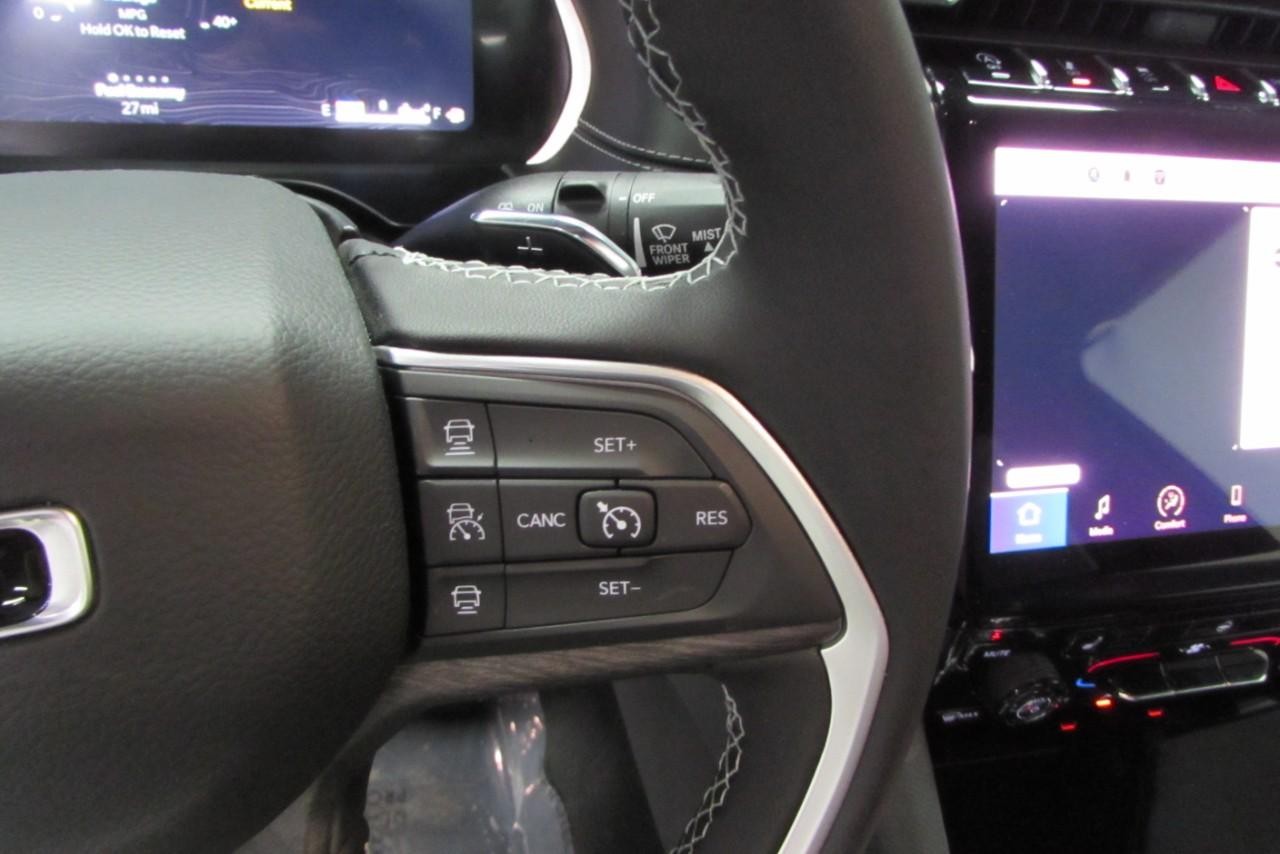 2025 Diam Black Jeep Grand Cherokee L Limited 4X4 SUV