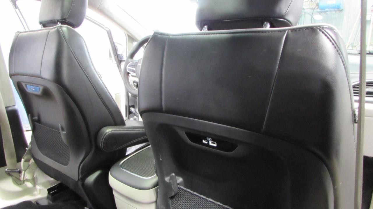 2023 Silver Mist Clearcoat Chrysler Pacifica Limited FWD Van