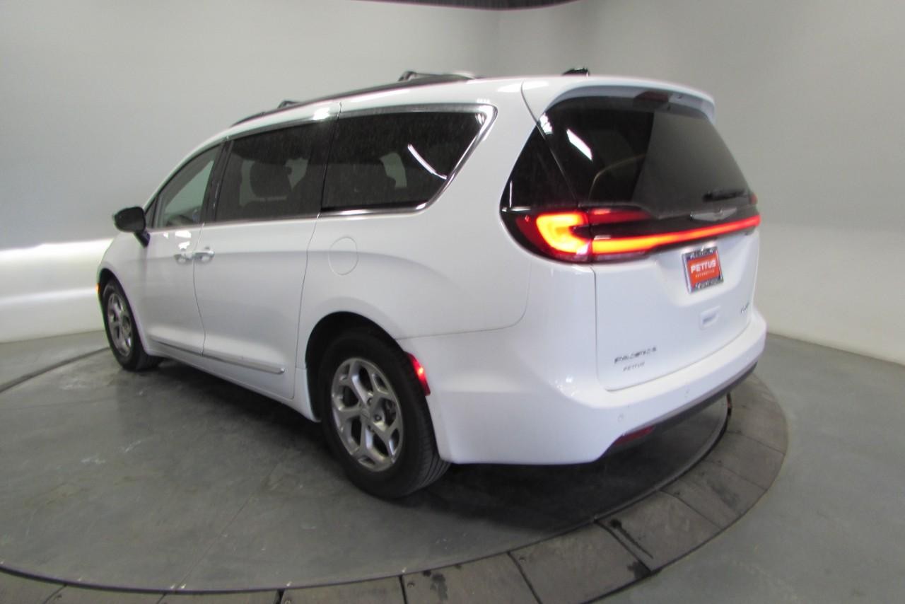 2023 Bright White Clearcoat Chrysler Pacifica Limited FWD Van
