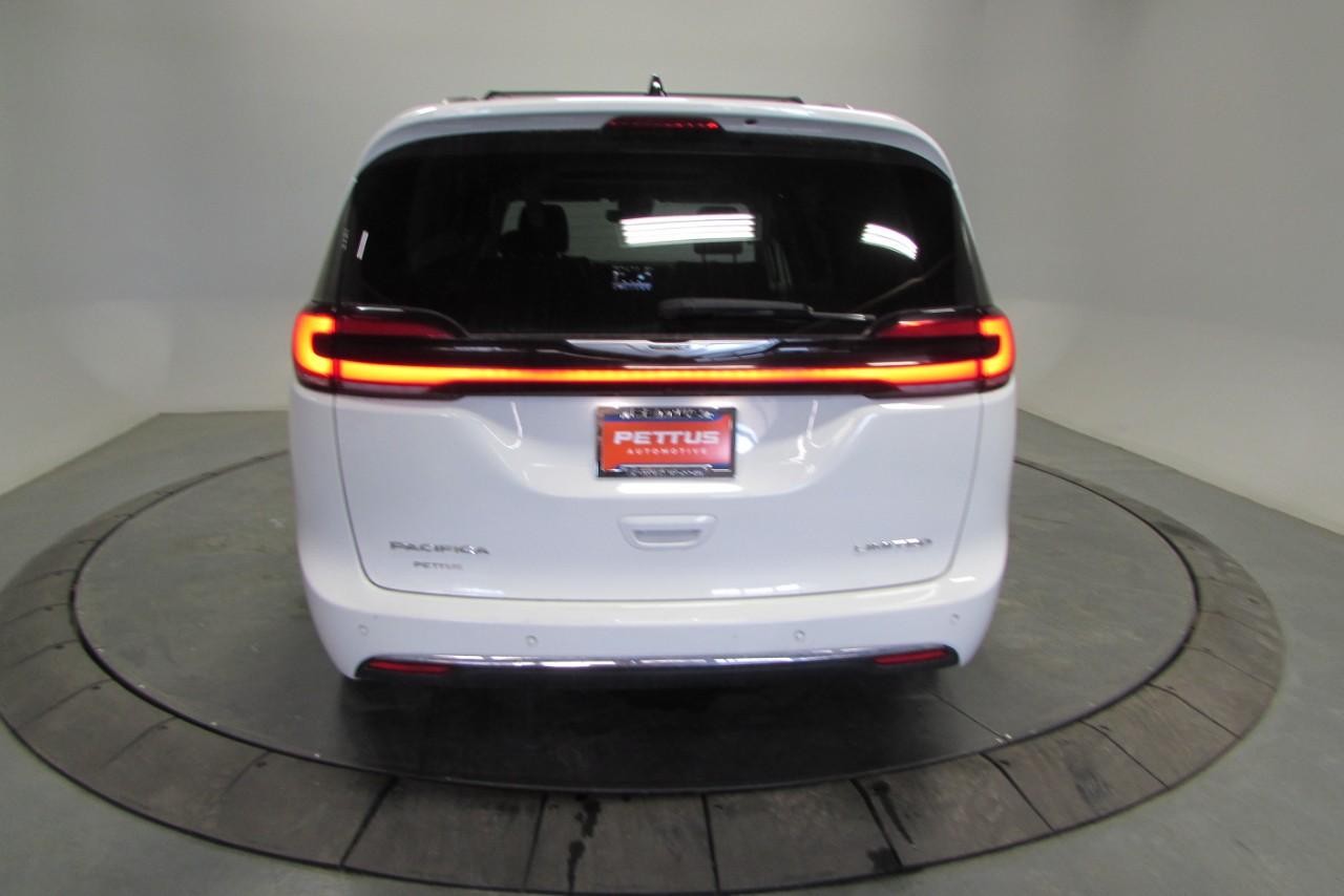 2023 Bright White Clearcoat Chrysler Pacifica Limited FWD Van