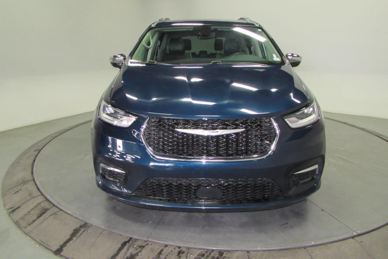 2023 Fathom Blue Pearlcoat Chrysler Pacifica Limited FWD Van