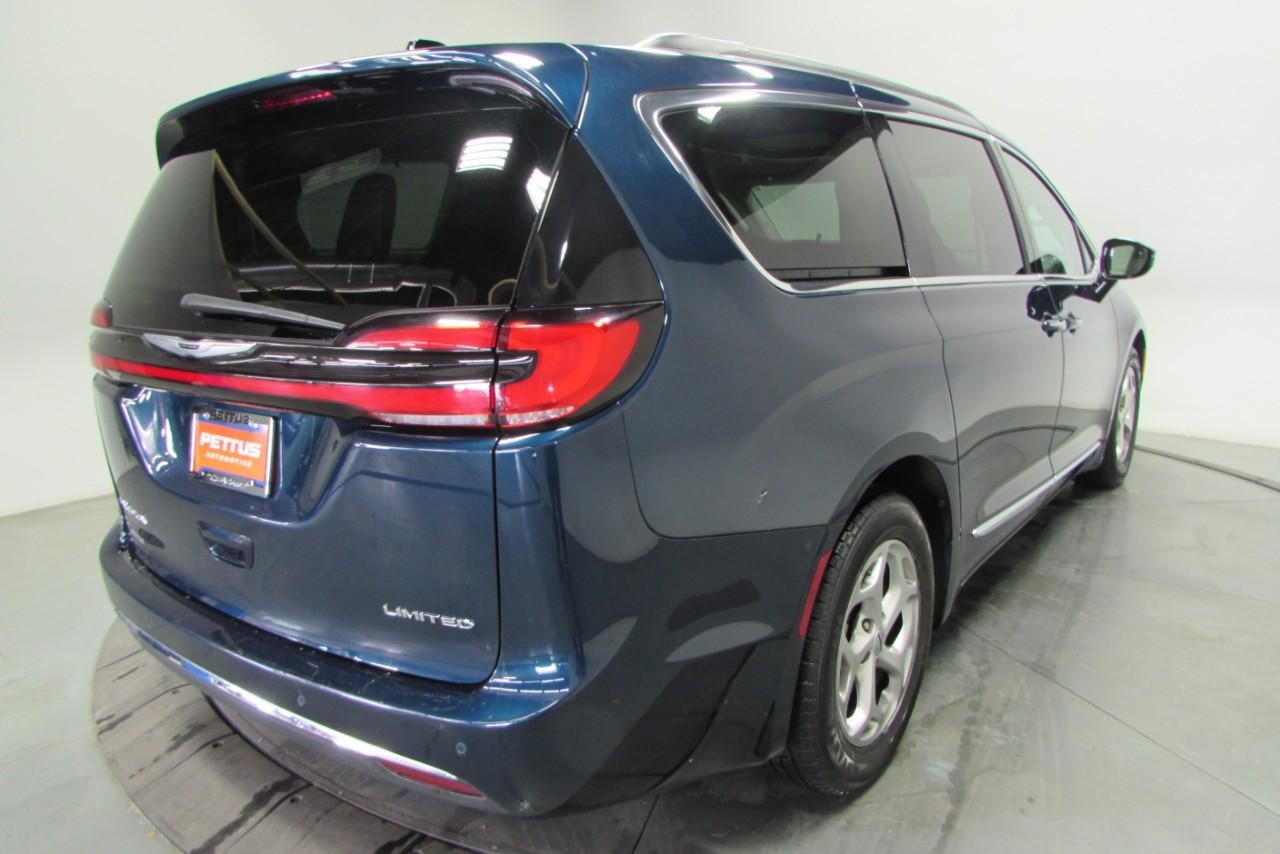 2023 Fathom Blue Pearlcoat Chrysler Pacifica Limited FWD Van