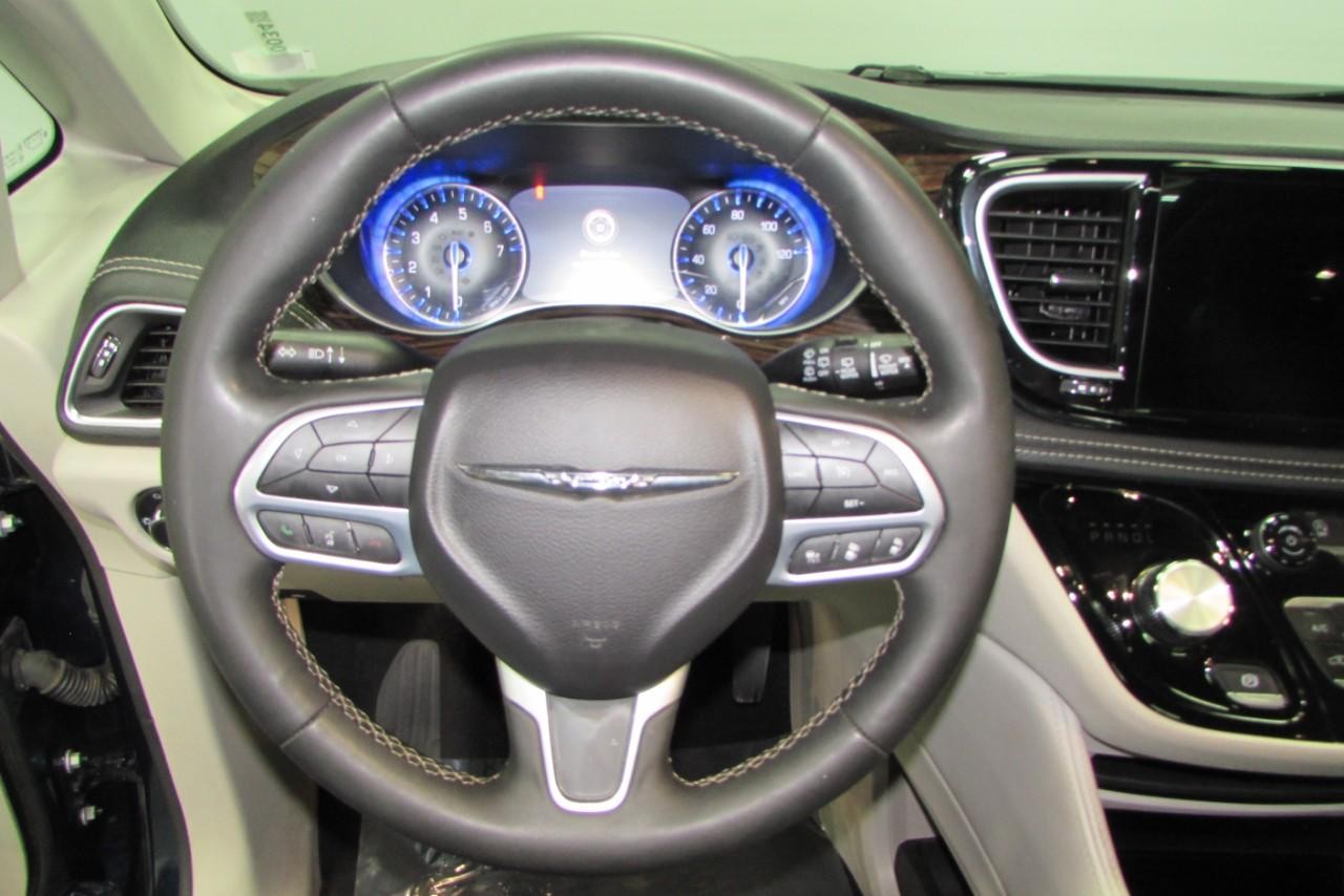 2023 Fathom Blue Pearlcoat Chrysler Pacifica Limited FWD Van