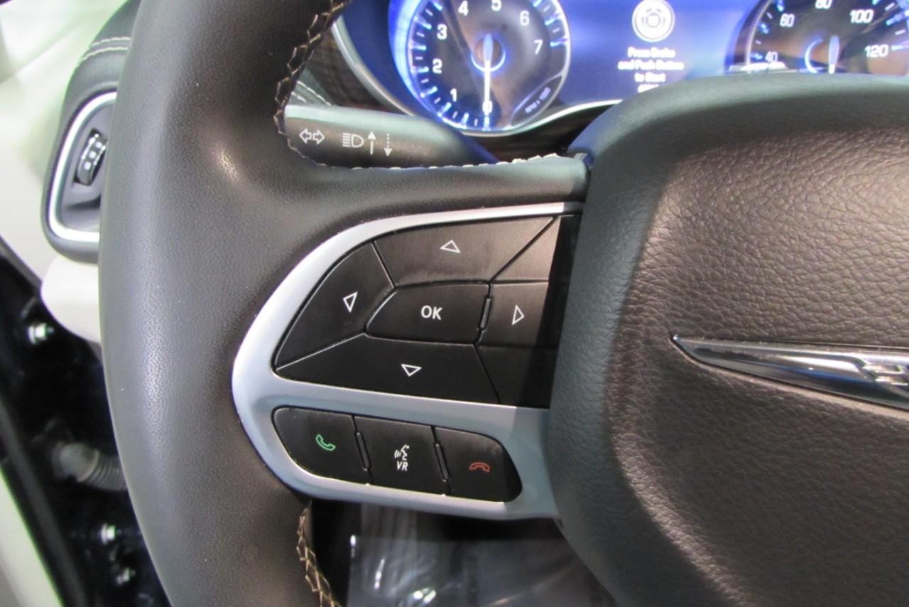 2023 Fathom Blue Pearlcoat Chrysler Pacifica Limited FWD Van