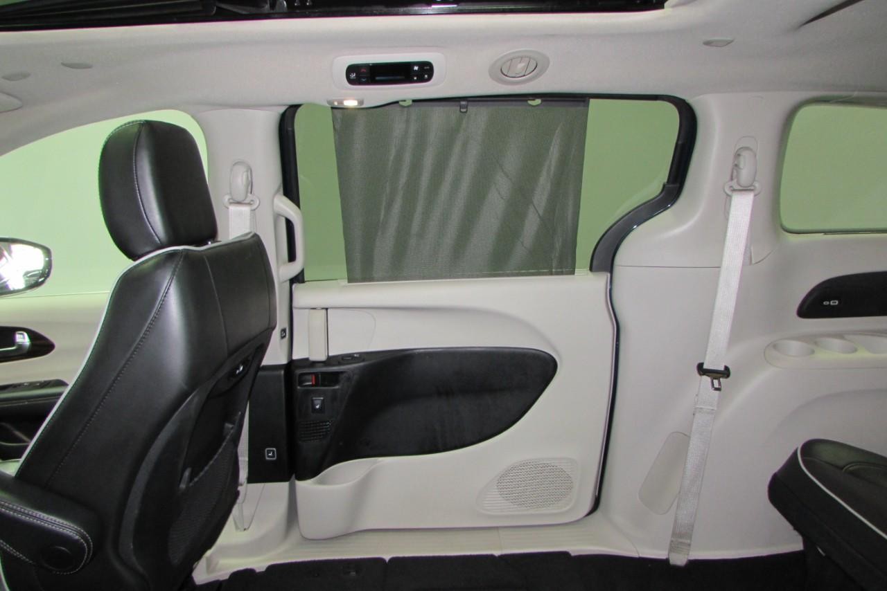 2023 Fathom Blue Pearlcoat Chrysler Pacifica Limited FWD Van