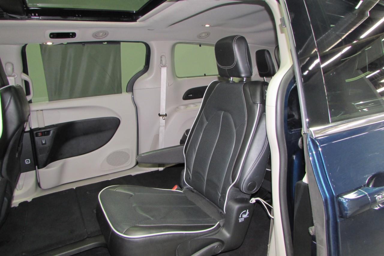 2023 Fathom Blue Pearlcoat Chrysler Pacifica Limited FWD Van