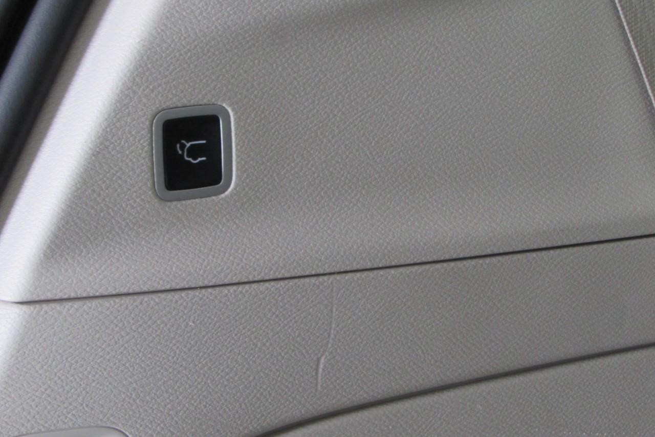2023 Fathom Blue Pearlcoat Chrysler Pacifica Limited FWD Van