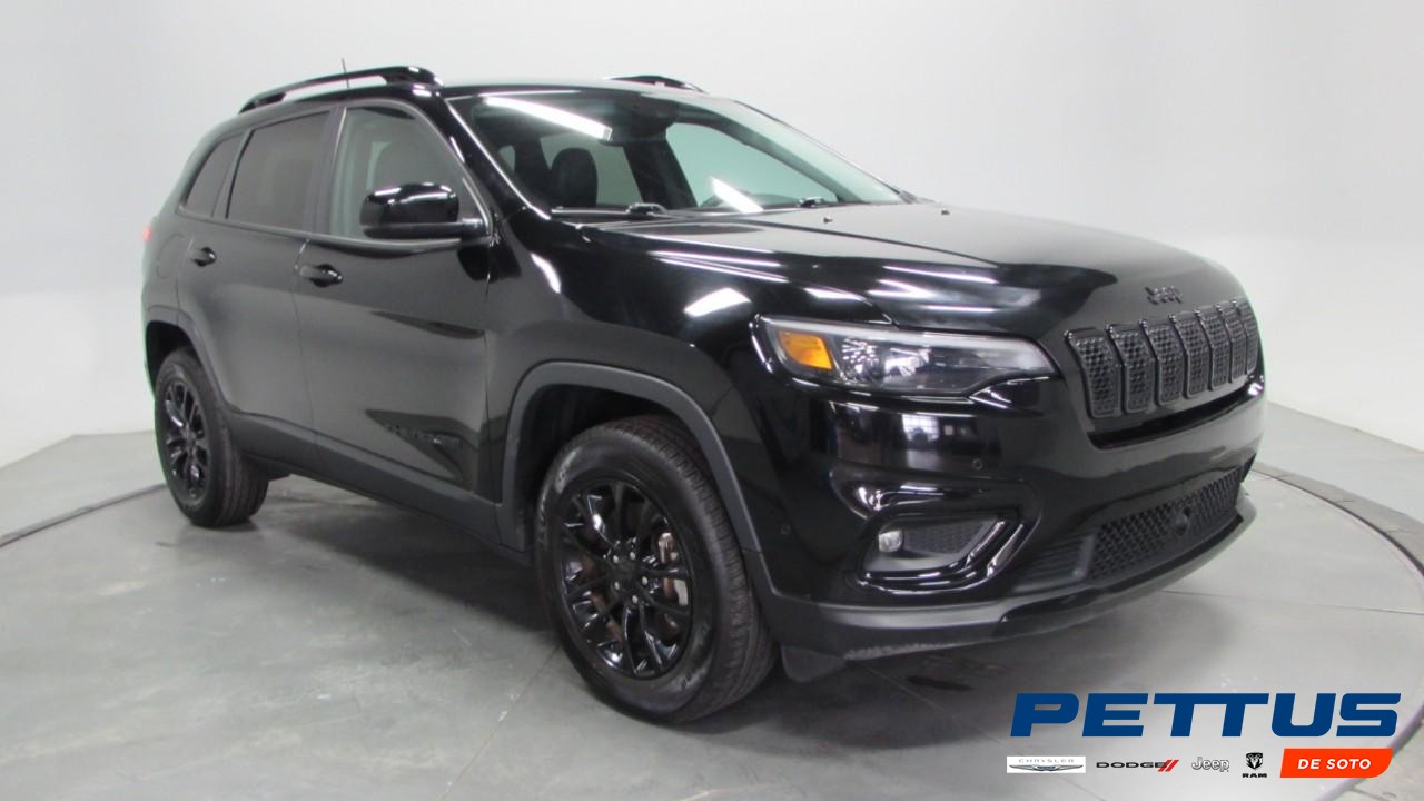2023 Diamond Black Crystal Pearlcoat Jeep Cherokee Altitude SUV
