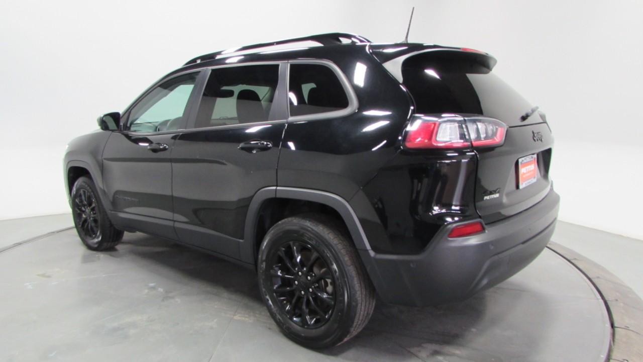 2023 Diamond Black Crystal Pearlcoat Jeep Cherokee Altitude 4X4 SUV