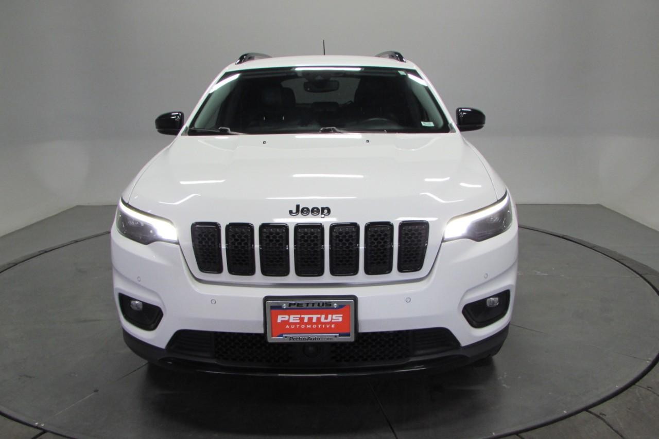 2023 Bright White Clearcoat Jeep Cherokee Altitude 4X4 SUV