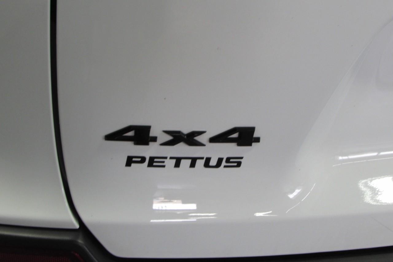2023 Bright White Clearcoat Jeep Cherokee Altitude 4X4 SUV