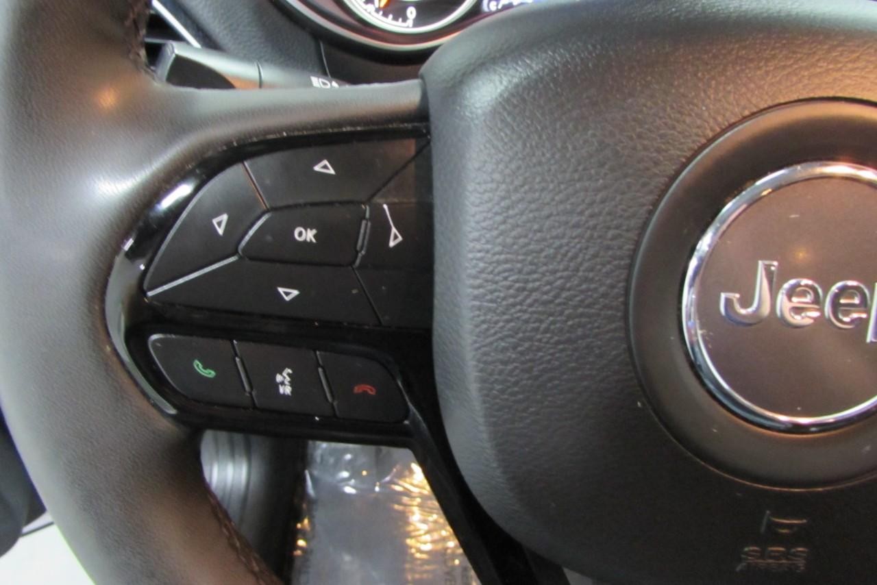 2023 Bright White Clearcoat Jeep Cherokee Altitude 4X4 SUV