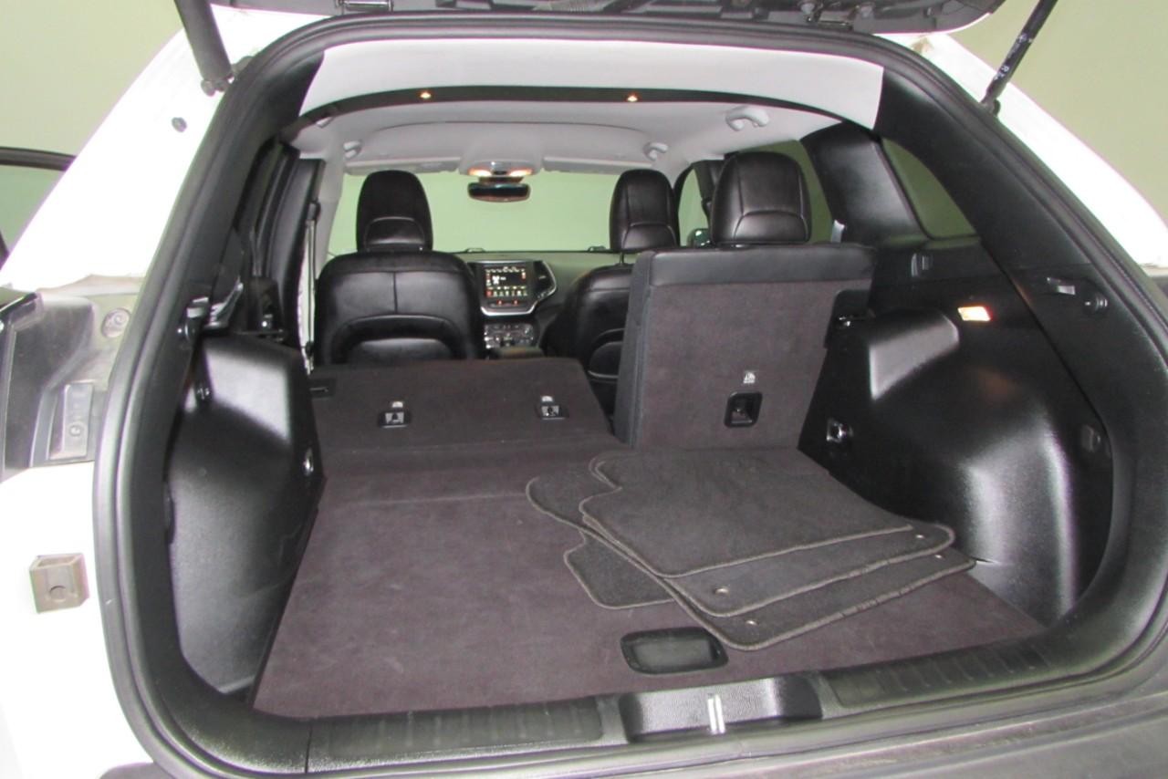 2023 Bright White Clearcoat Jeep Cherokee Altitude 4X4 SUV