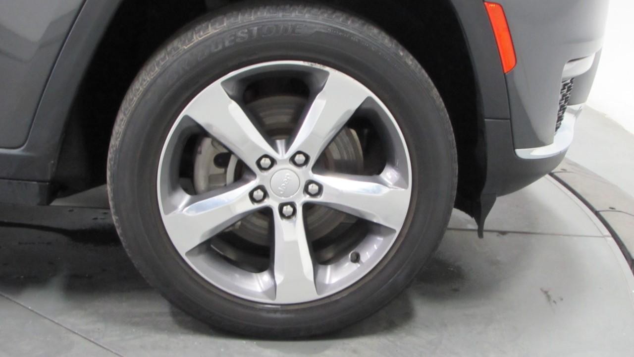 2022 Baltic Gray Metallic Clearcoat Jeep Grand Cherokee L Limited 4X4 SUV