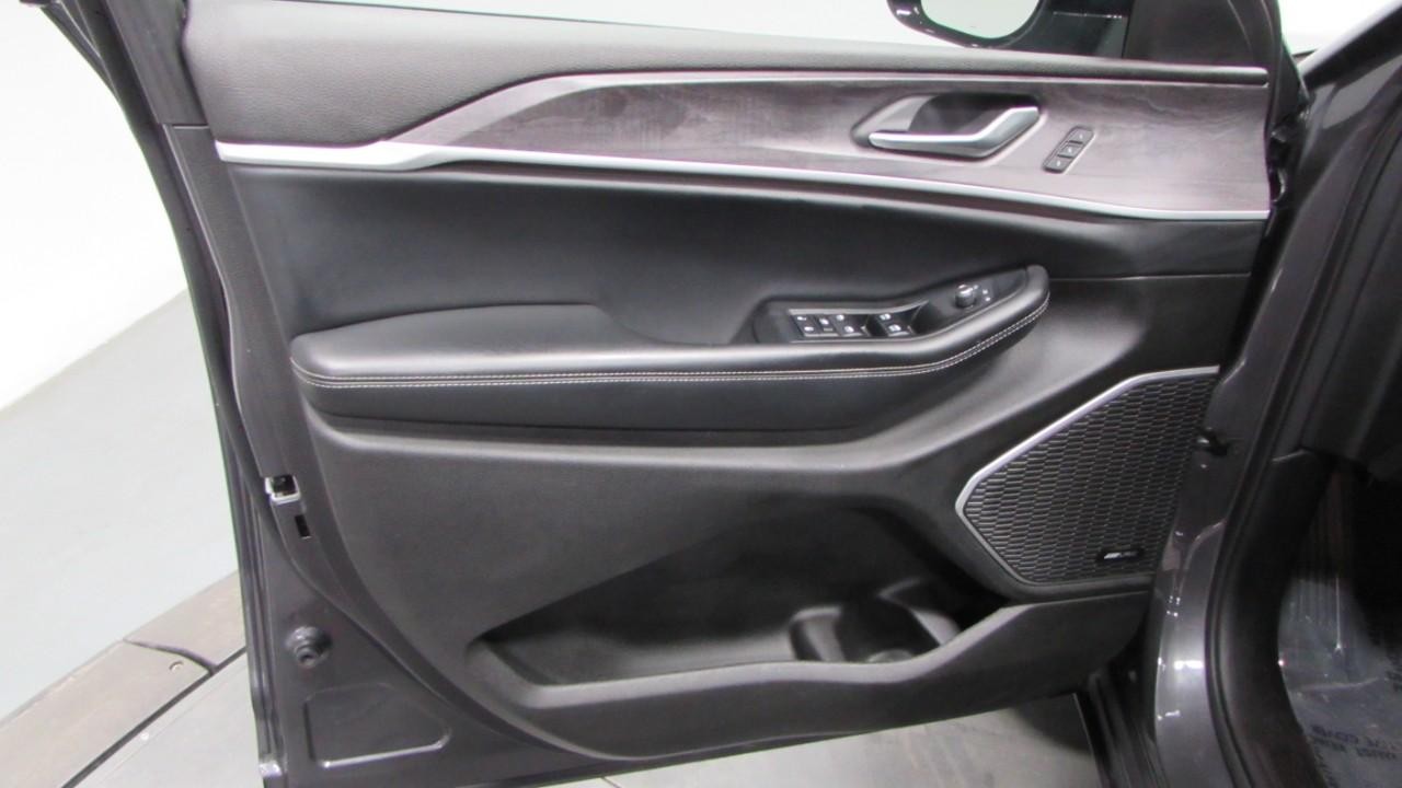 2022 Baltic Gray Metallic Clearcoat Jeep Grand Cherokee L Limited 4X4 SUV
