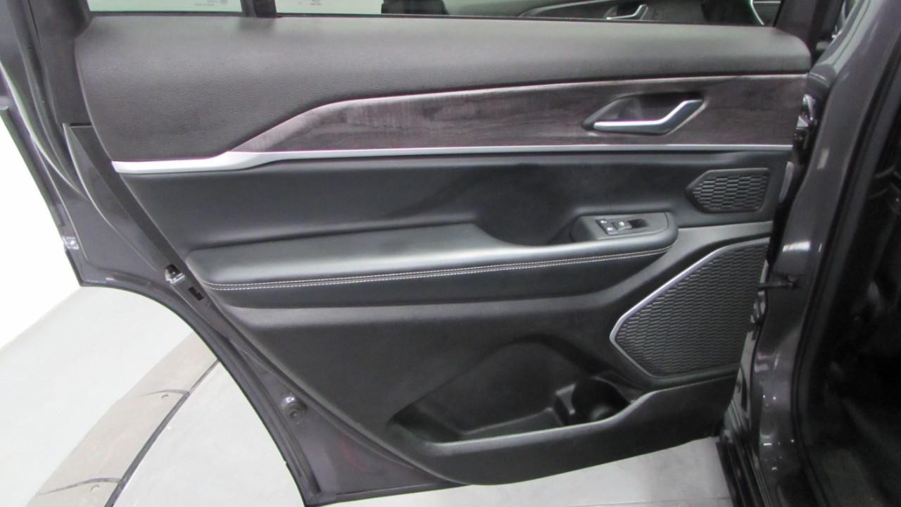 2022 Baltic Gray Metallic Clearcoat Jeep Grand Cherokee L Limited 4X4 SUV