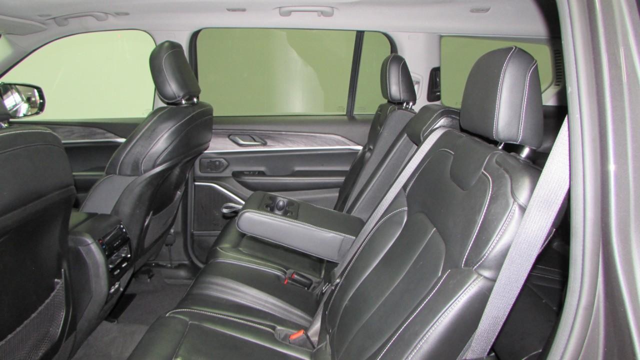 2022 Baltic Gray Metallic Clearcoat Jeep Grand Cherokee L Limited 4X4 SUV