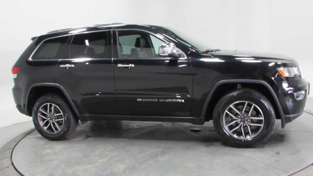 2022 Diamond Black Crystal Pearlcoat Jeep Grand Cherokee WK Limited 4X4 SUV
