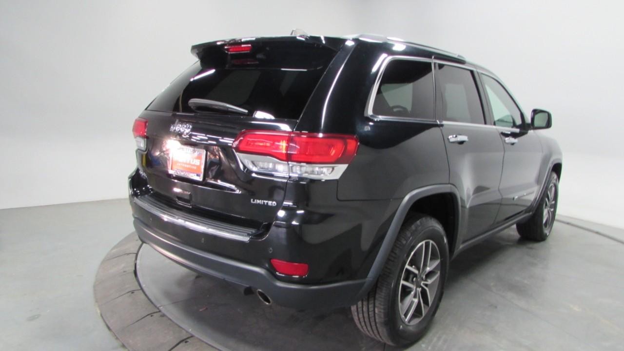 2022 Diamond Black Crystal Pearlcoat Jeep Grand Cherokee WK Limited 4X4 SUV