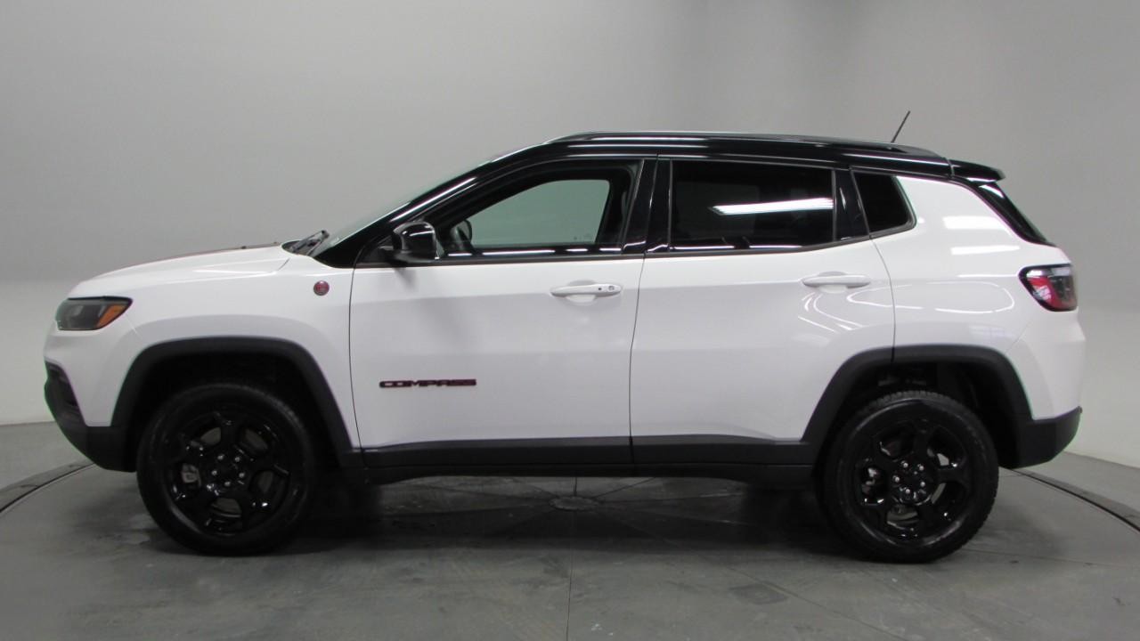 2023 Bright White Clearcoat Jeep Compass Trailhawk 4X4 SUV